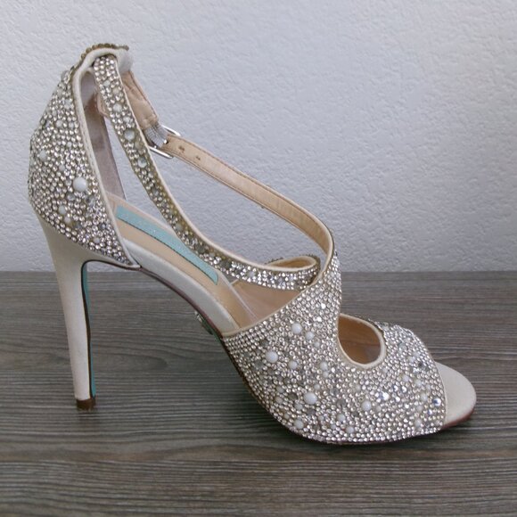 Betsey Johnson BAYLI Crystals and Pearls High Heels Shoes 6 White Open Toe - Picture 9 of 15